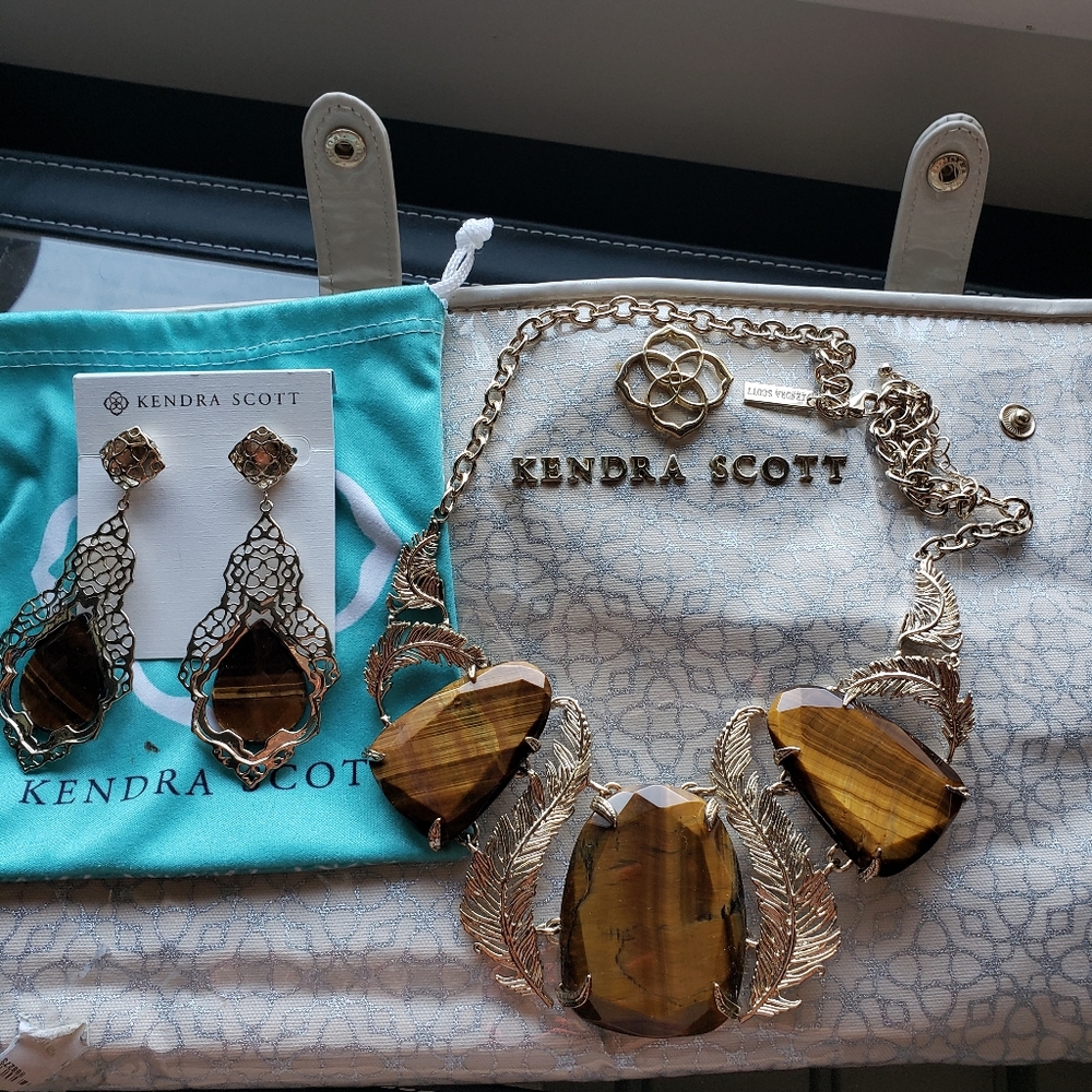 Kendra Scott set